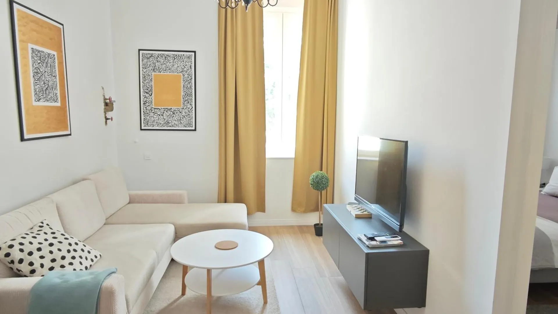 Tinelinn Apartments Zadar #Old Town Bridge